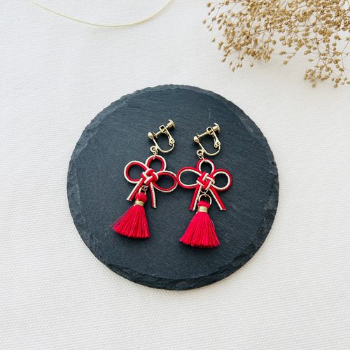 水引のイヤリング・ピアス 叶結びとタッセル 赤 卒業式の袴におすすめ