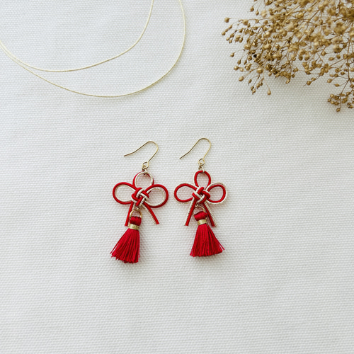 ☆❤️ ピアス　水引　イヤリング　和装　　タッセル　着物 水引のイヤリング・ピアス 叶結びとタッセル 赤 卒業式の袴におすすめ