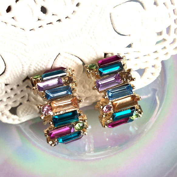 ヴィンテージ風 レトロ ランダム ビジュー フープ ピアス カラフル