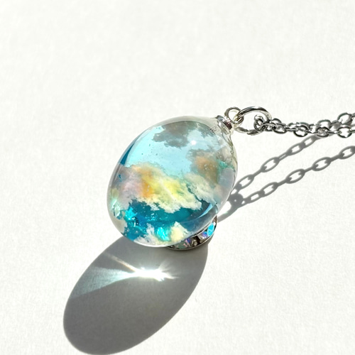 彩雲な空を閉じ込めた 1.8cm 小さな宝石 レジン 雲レジン ネックレス