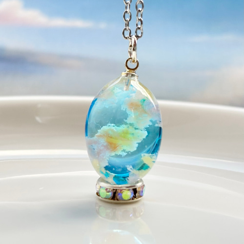 彩雲な空を閉じ込めた 1.8cm 小さな宝石 レジン 雲レジン ネックレス