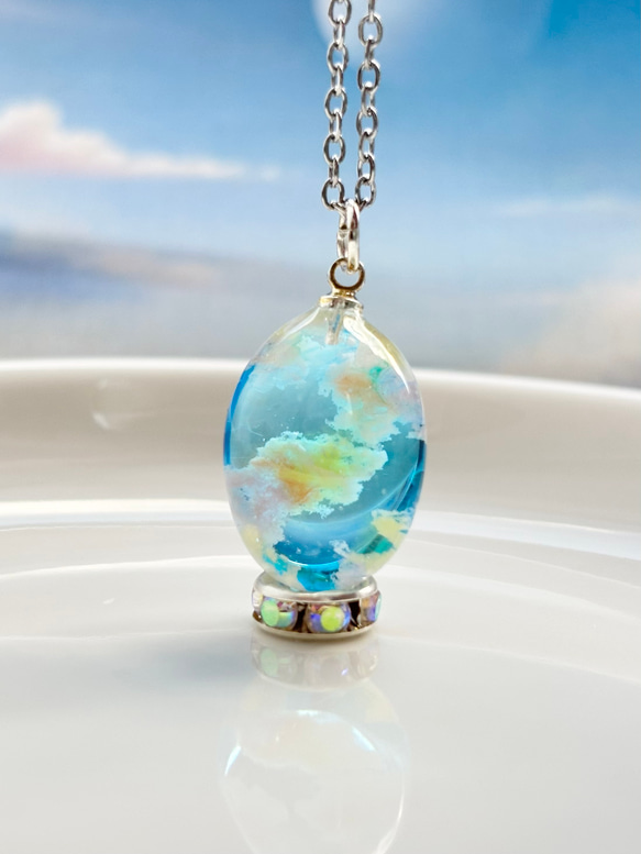彩雲な空を閉じ込めた 1.8cm 小さな宝石 レジン 雲レジン