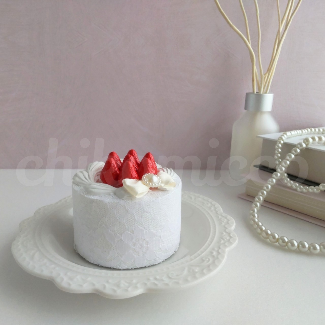 クレイケーキ＊苺とリボンのショートケーキ/直径7.5cm