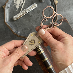 イニシャル入りヴィンテージデザイン糸切ハサミ＆ケース 10枚目の画像