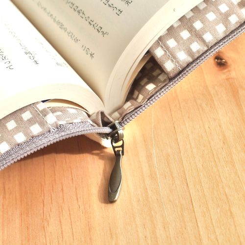 ブックポーチ◇小鳥と暮らしの雑貨（キナリ） ブックカバー こ