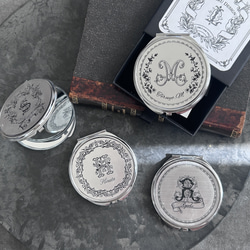 【イニシャル＆名入れ】コンパクトミラー 15枚目の画像