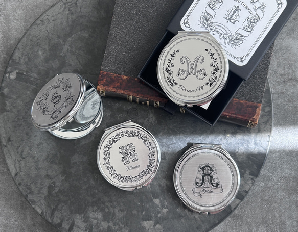 【イニシャル＆名入れ】コンパクトミラー 15枚目の画像