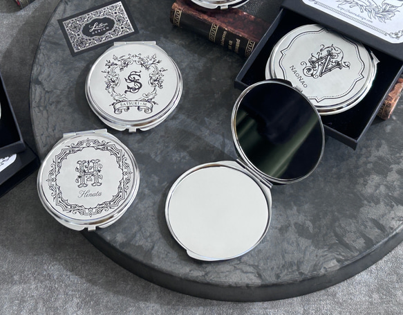 【イニシャル＆名入れ】コンパクトミラー 16枚目の画像