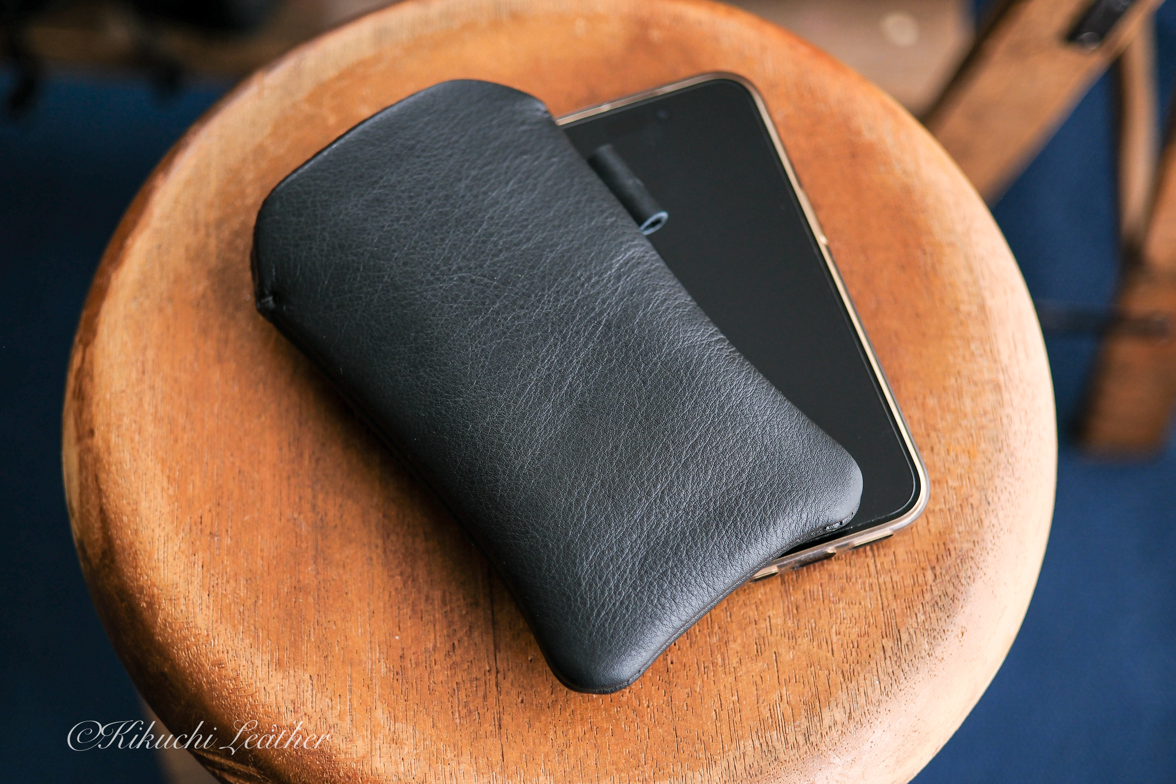 《WATERPROOF LEATHER》レザースリーブケース　Mini　iPhone・スマホケース　ブラック