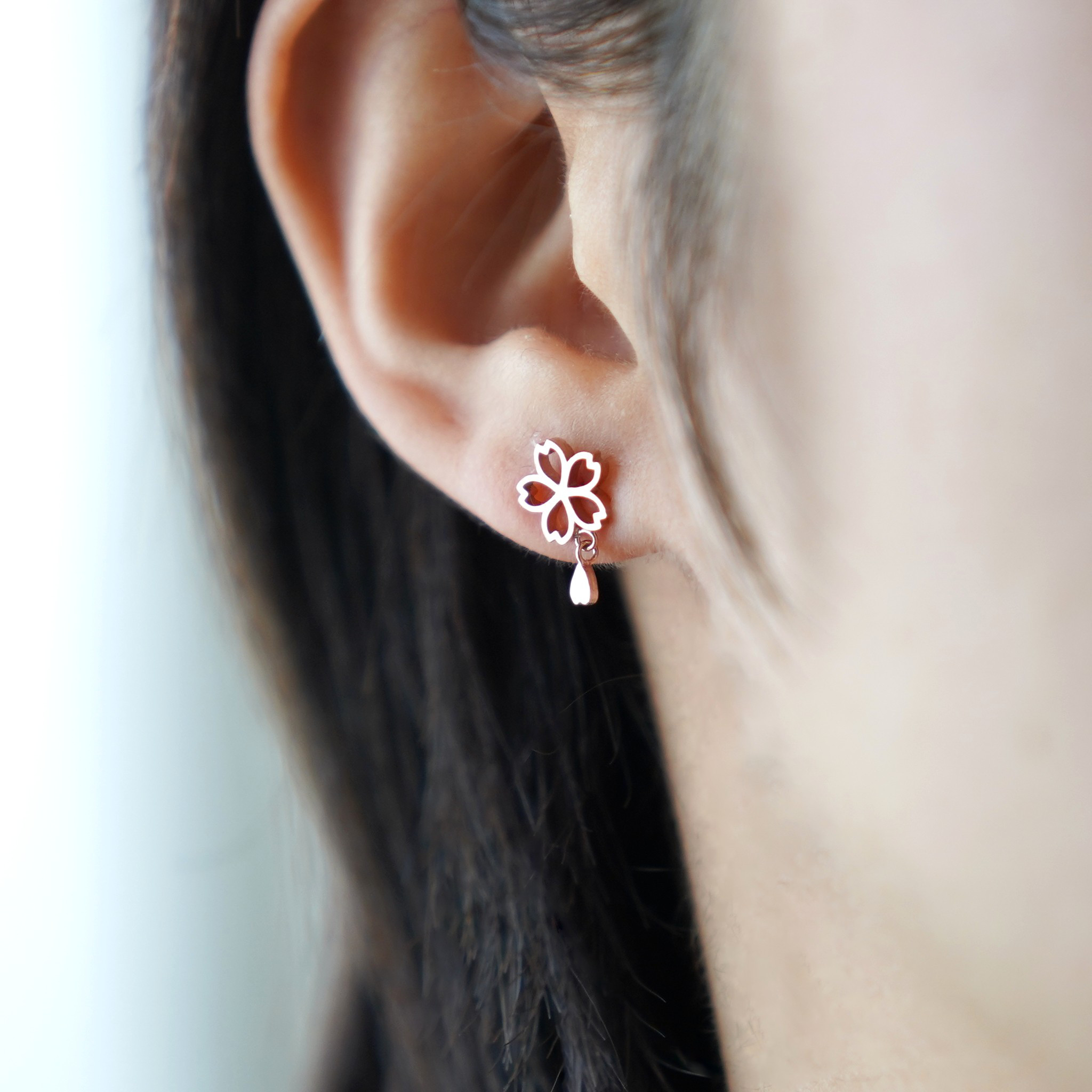 花びら揺れる 透かし桜のピアス ピンクゴールド《送料無料》Silver925