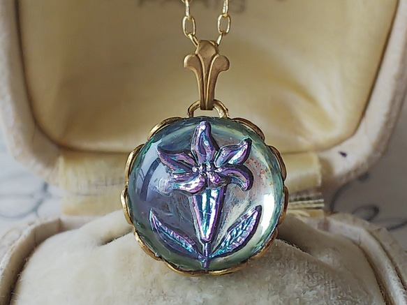 40s Bakelite ベルチャーム Bakelite! The Must Have Vintage Fashion