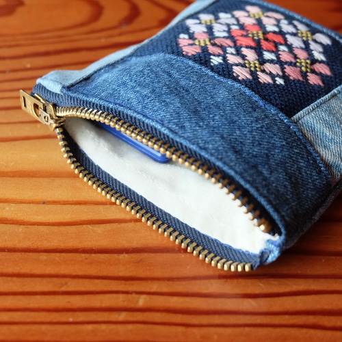 リメイクデニムポケットいっぱいポーチ さくらさん こぎん刺しサクラポーチ【刺し子☺︎刺繍】デニムリメイク