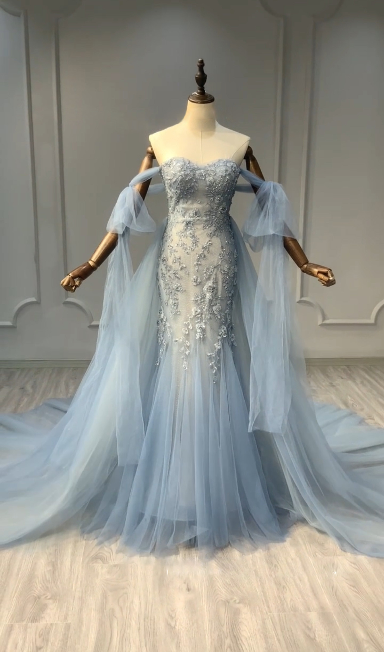 2025新作　淡いブルー　オフショルダー　マーメイド　小花刺繍フラワー　グラデーション　編み上げ　チュール　前撮り結婚式