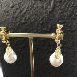 ＊ お洒落 ＊ バロックパール ゴールド 一粒 パール 上品 お出かけ 真珠 式 フォーマル イヤリング ／ ピアス 3枚目の画像