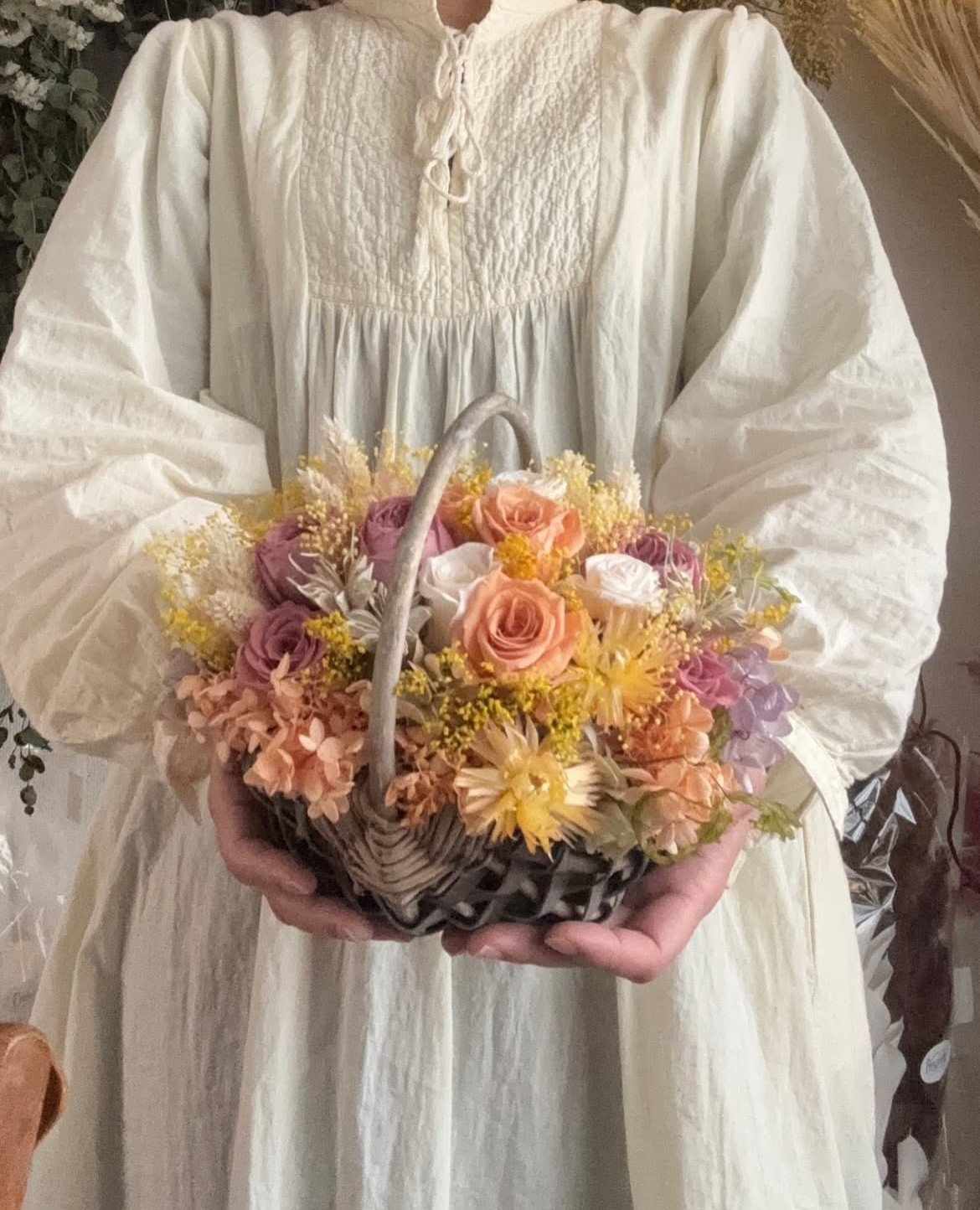 バラいっぱいのバスケット 7,623円