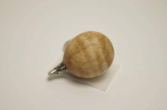 フグ　カーリーメープル（木材）ピューター（金属）キーホルダー、ペンダント、バッグチャーム、置物 8枚目の画像