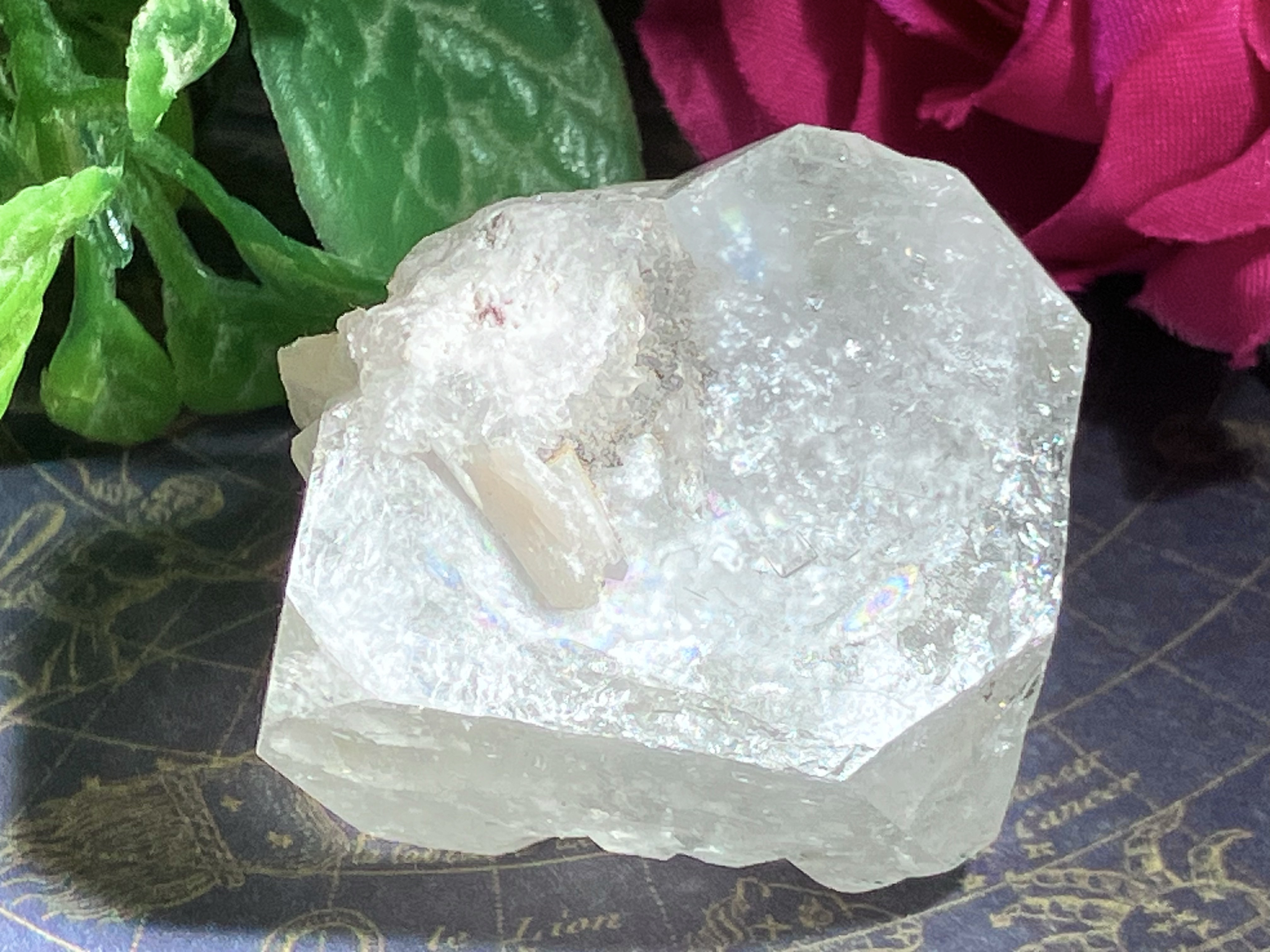 天使の水晶✨　レインボーアポフィライト スティルバイト カルセドニー クラスター