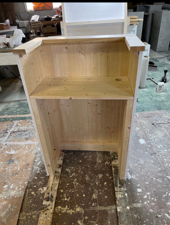 幅55✖︎高さ120✖︎奥行き38センチ。　ナチュラルアンティーク仕上げ　レジカウンター　受付カウンター 2枚目の画像