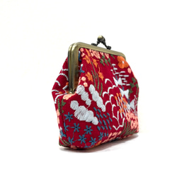 花刺繍がまぐちのスクエアポーチ《レッド》 3枚目の画像