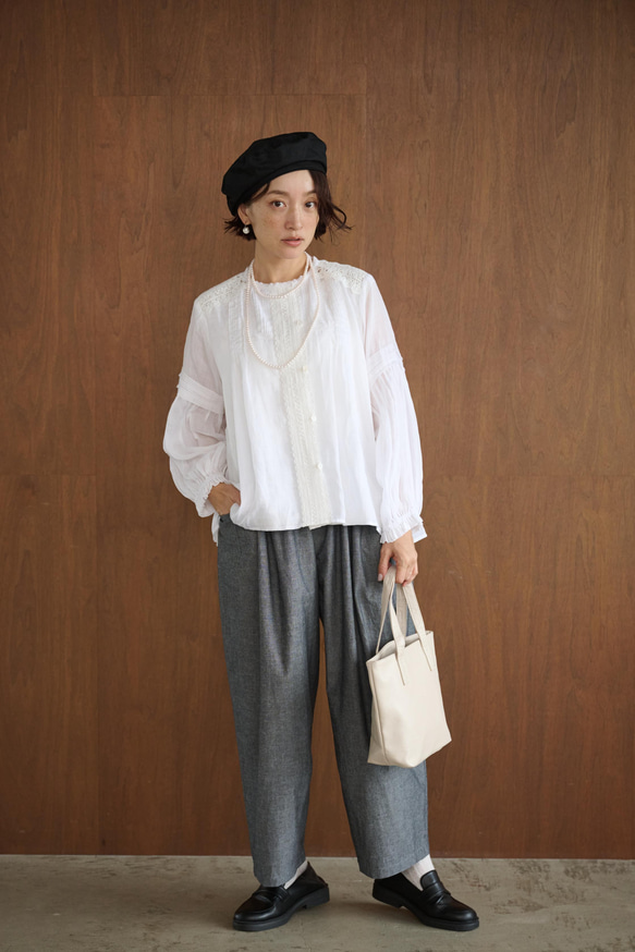 幅広いシーンで活躍可能麻のブラウス　ラミーブラウス　レース切替　250217-1 7枚目の画像