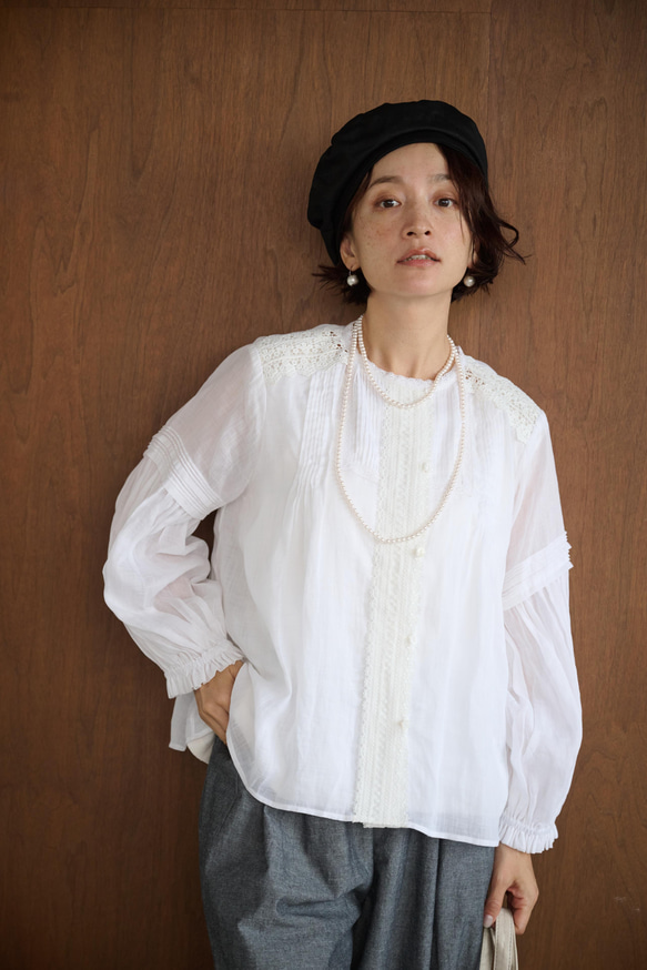 幅広いシーンで活躍可能麻のブラウス　ラミーブラウス　レース切替　250217-1 4枚目の画像