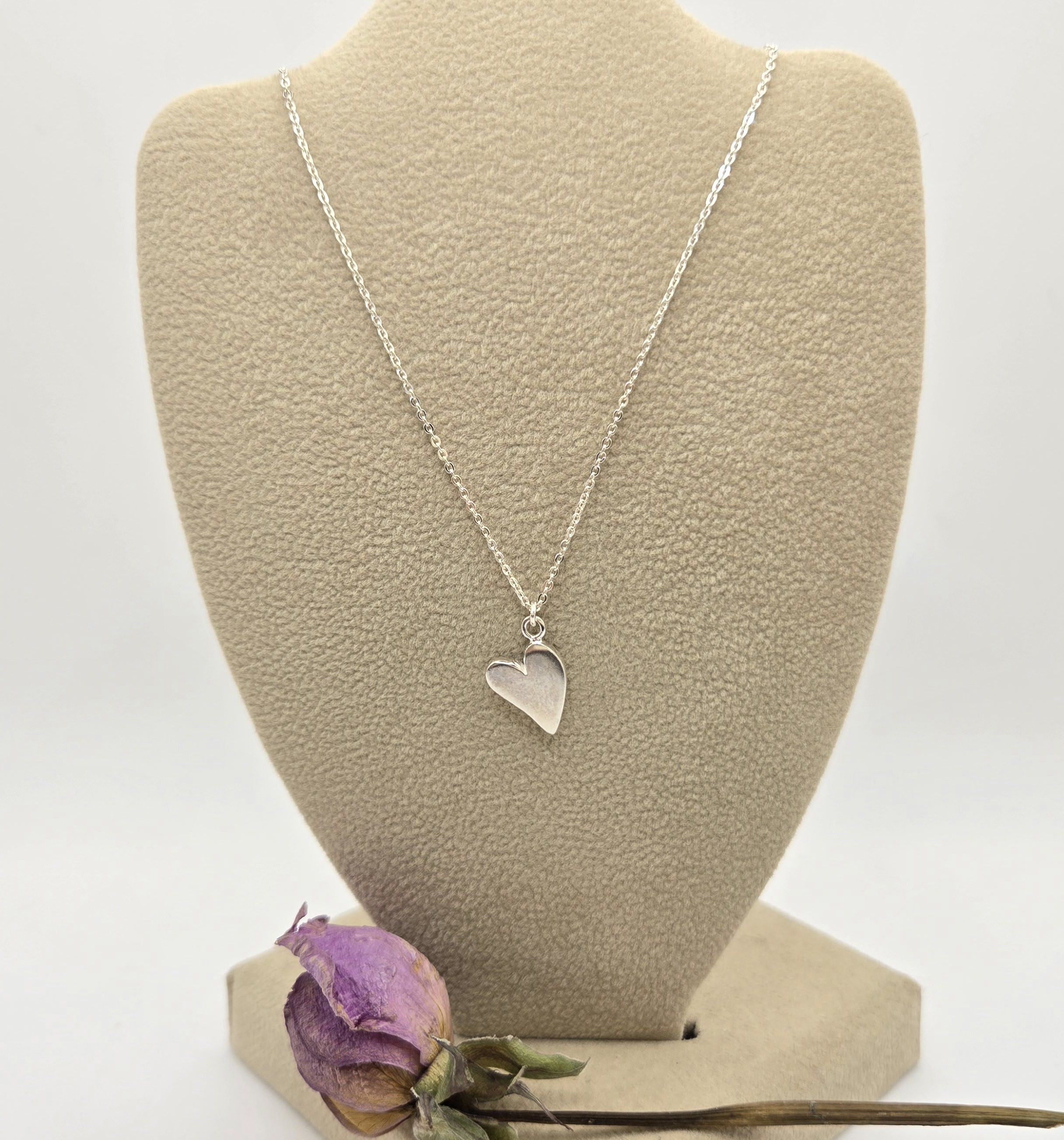 ダブルハートシルバーネックレス恋・2ways・ネックの後ろにもお洒落を！ 5,548円