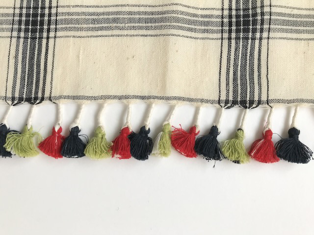 手紡ぎ・手織りオーガニックコットン・ストール 　ホワイト＆ブラック　インド　カディ