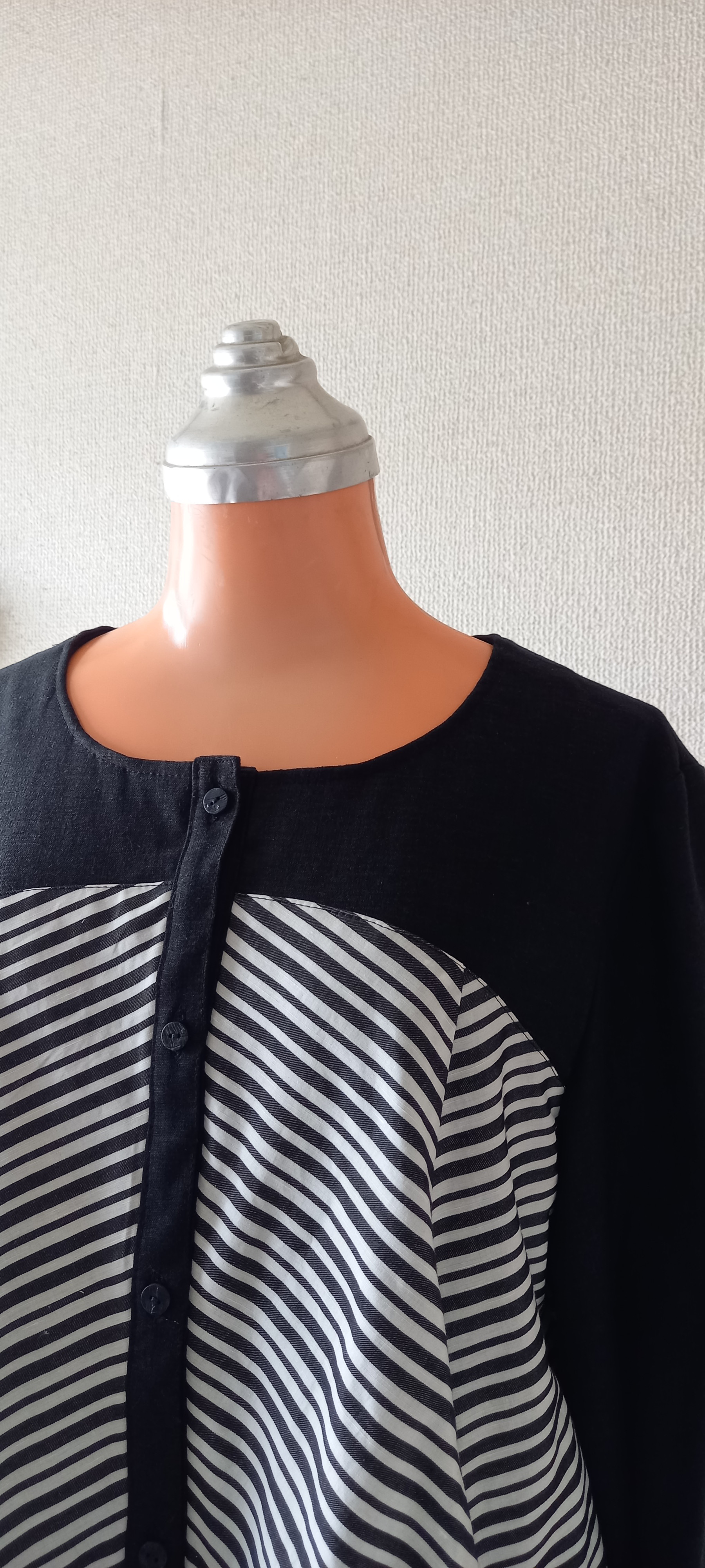 切り替えバルーンブラウス ブラックストライプ