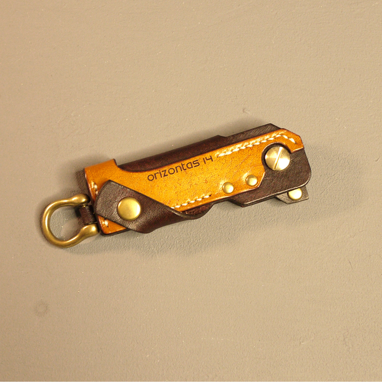 orizontas14 キーカバー スチームパンク 牛革 ハンドメイド レザー