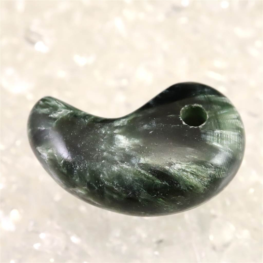 セラフィナイト クリノクロア 30mm 勾玉 8.52g #38180