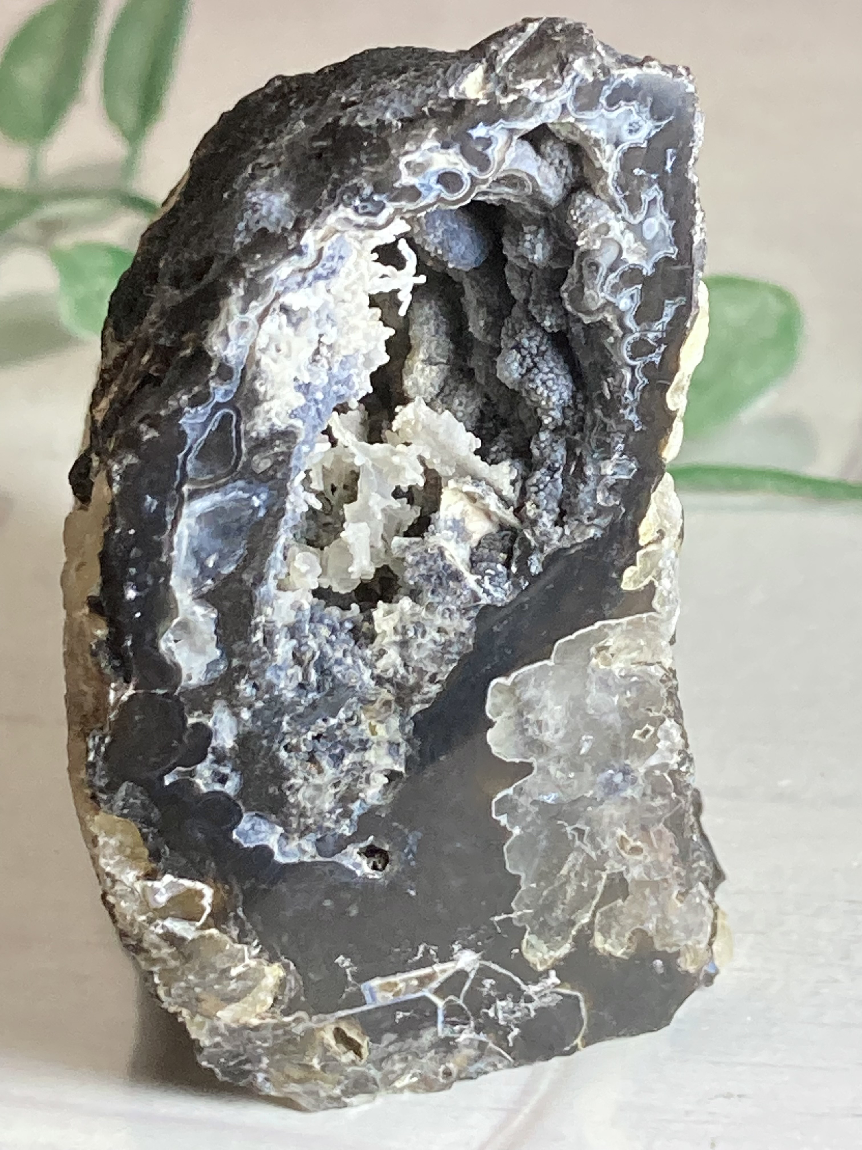 瑪瑙✨　アゲート ジオード　水晶・カルサイト共生　方解石　晶洞　原石
