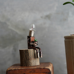 　腰掛けランプマン　「慈しむ」 2枚目の画像