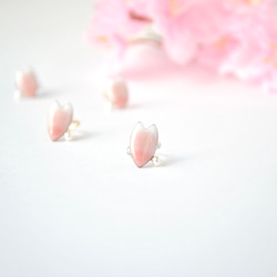 七宝焼「ひとひら　～sakura gradiation～」イヤーカフ 2枚目の画像