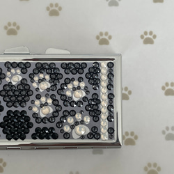 ◇肉球 ハニカム透かし◇ブラック系◆ピルケース(アクセサリーケース・小物入れ)◆プレゼントに＊クリスタルガラス 3枚目の画像