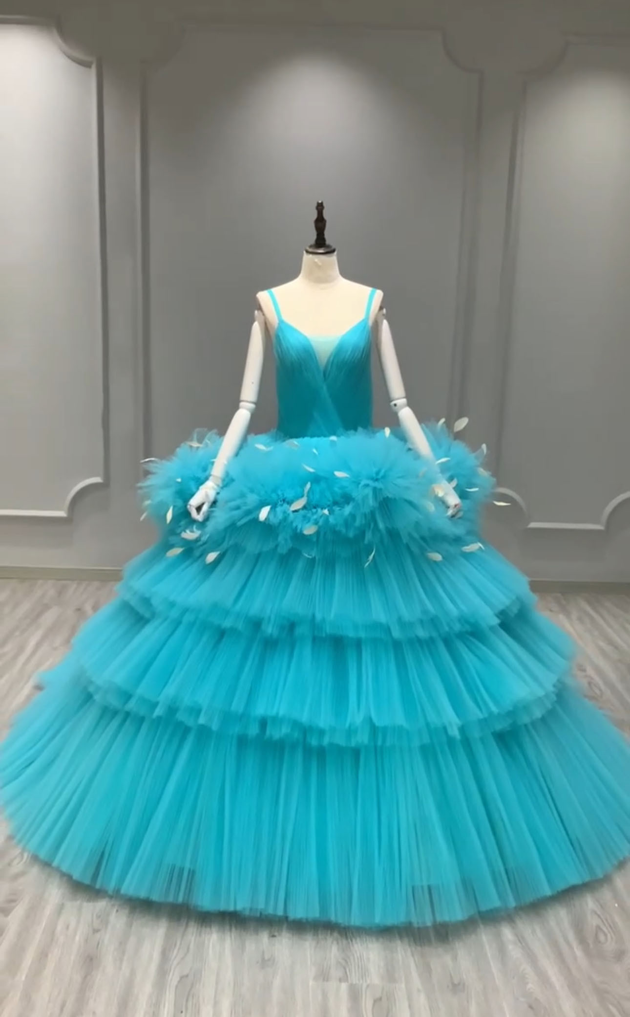 新作！青　紐あり　深めVネック　セクシー羽　多層チュール　カラードレス　お色直し　フレアスカート　Princess前撮り