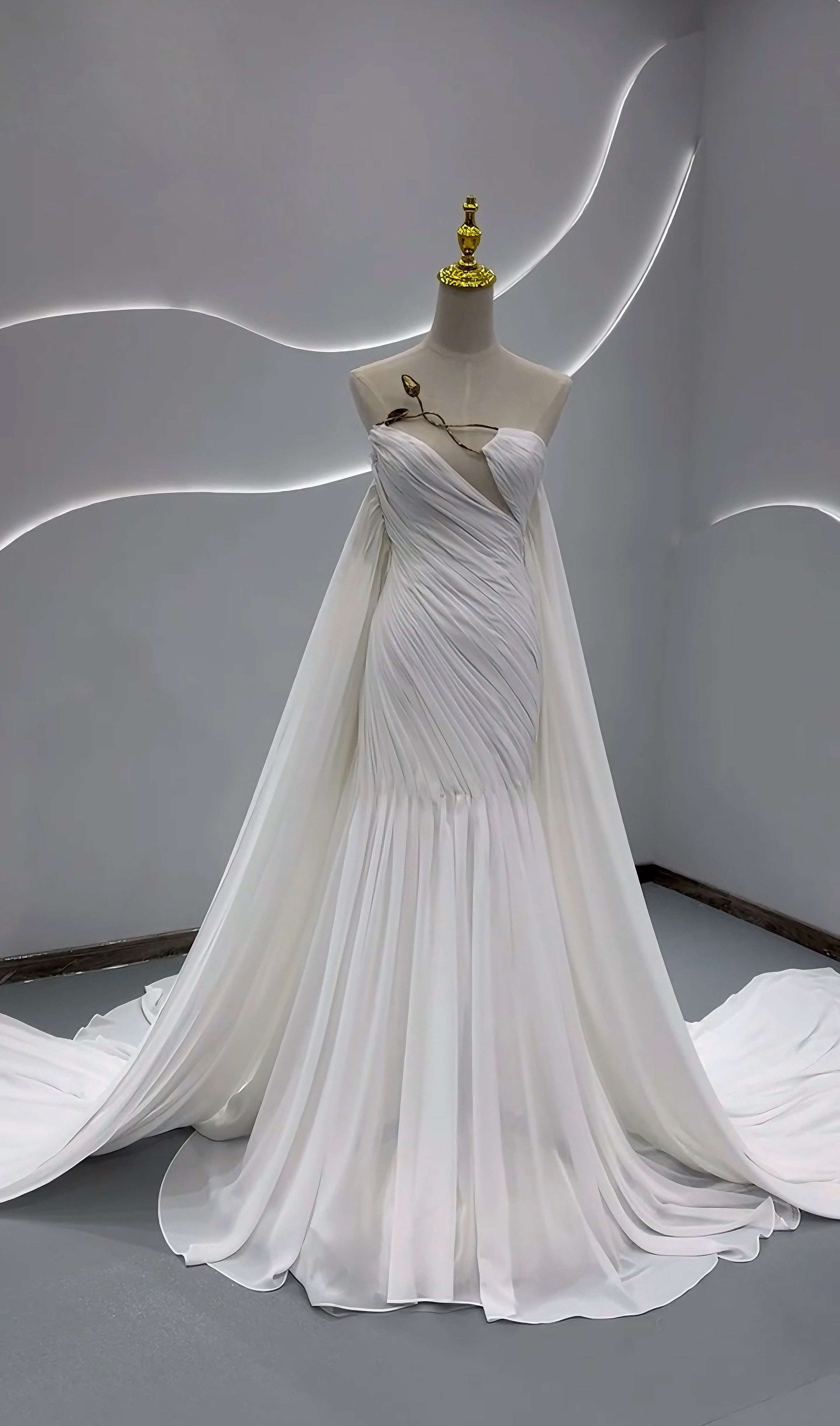 高級感！アシメドレス　ホワイト白　胸フリル　お色直し　華やかなトレーン　上品デコルテ　パーディードレス発表会演奏会2次会