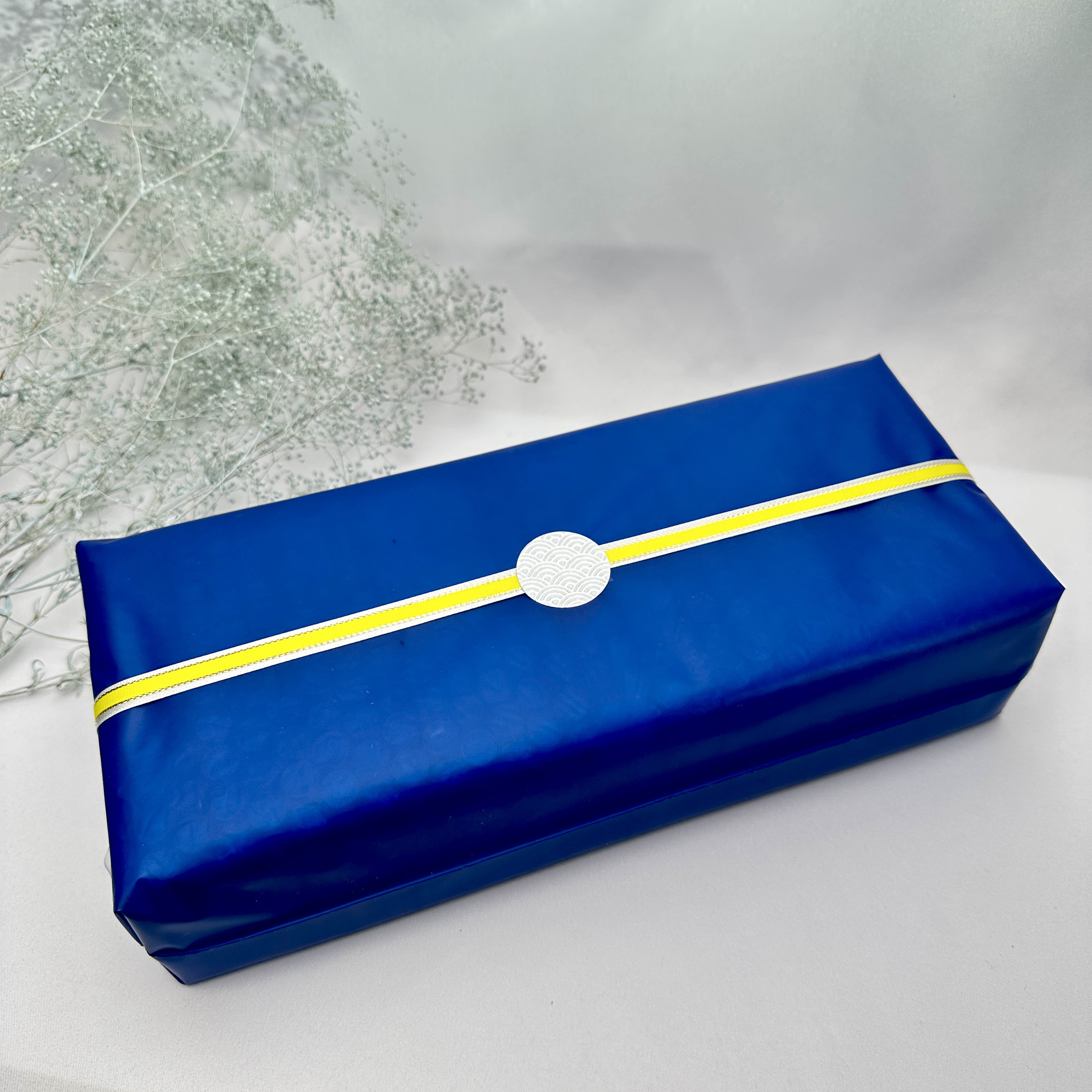 木製兜と鯉のぼり　端午の節句 無垢材　兜飾り 初節句 名前札 こいのぼり　五月人形