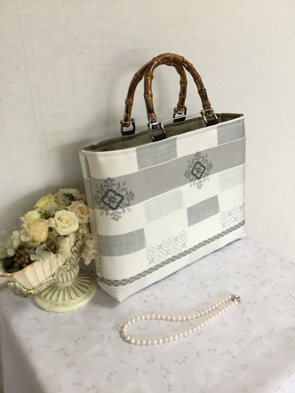 花ぷらら・ハンドメイド・リメイク・白大島紬・カバン・がま口バック・389 花ぷらら・ハンドメイド・リメイク・白大島紬・カバン・がま口バック・389