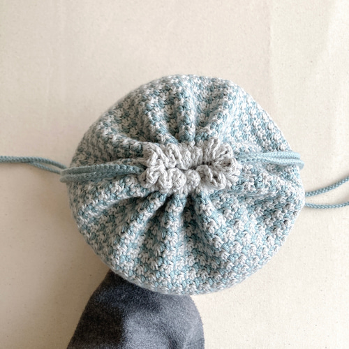 千鳥柄 ブルーミスト グレー コットン マチあり まる巾着 編み物