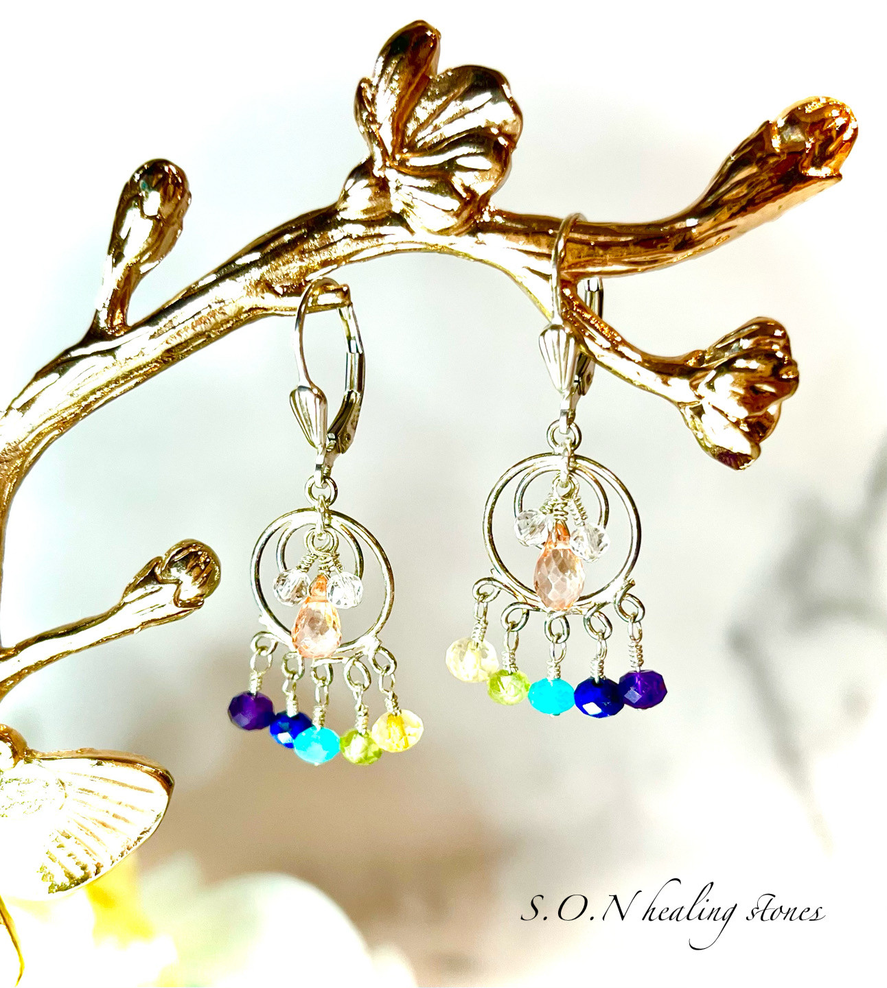 「あなたの中のエネルギーが整えば、願いは自然と動き出す」 そんな真理をそっと思い出させてくれる、波動調整ピアスです