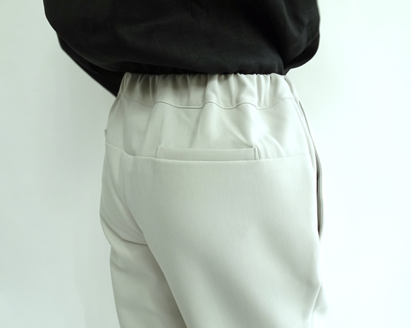 耐穿的9吋錐形褲（黑色） 第6張的照片