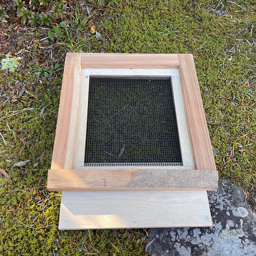 日本 みつばち 蜜蜂 ミツバチ 養蜂 飼育箱 重箱式巣箱用 2種類の底板