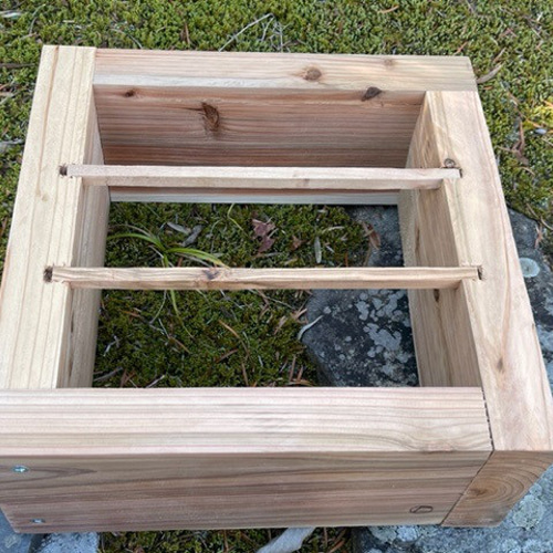 日本みつばち用 飼育箱 重箱式巣箱 観察窓なし 落下防止棒付 継箱 1箱