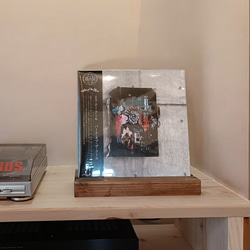 照明付杉無垢材のレコードスタンドアイアンレコードラック