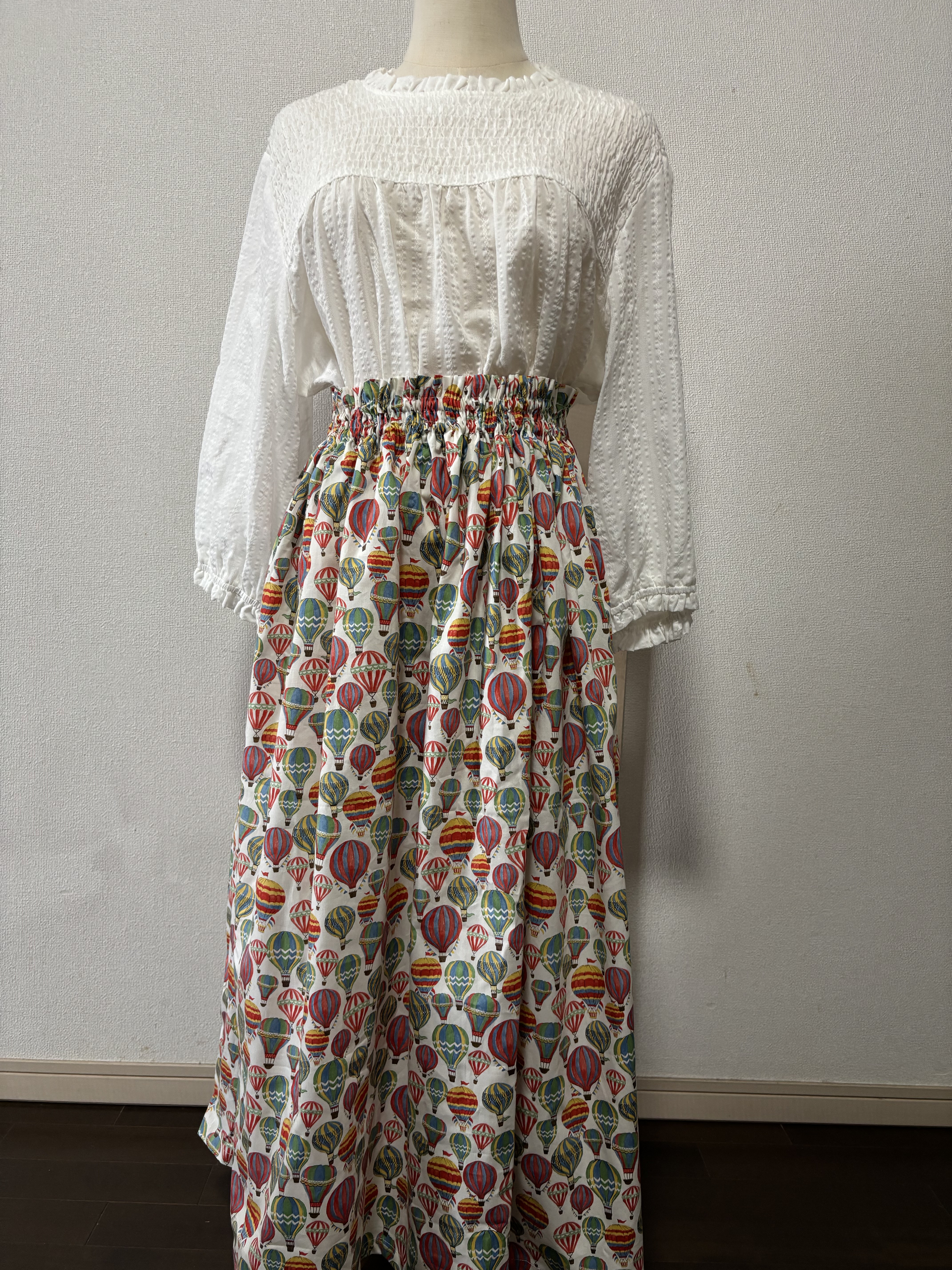 スカート　気球柄