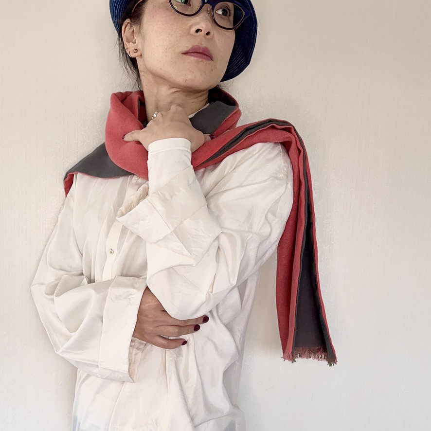 セール品　ラックとコチニールの草木手染めストール　麻ウール混