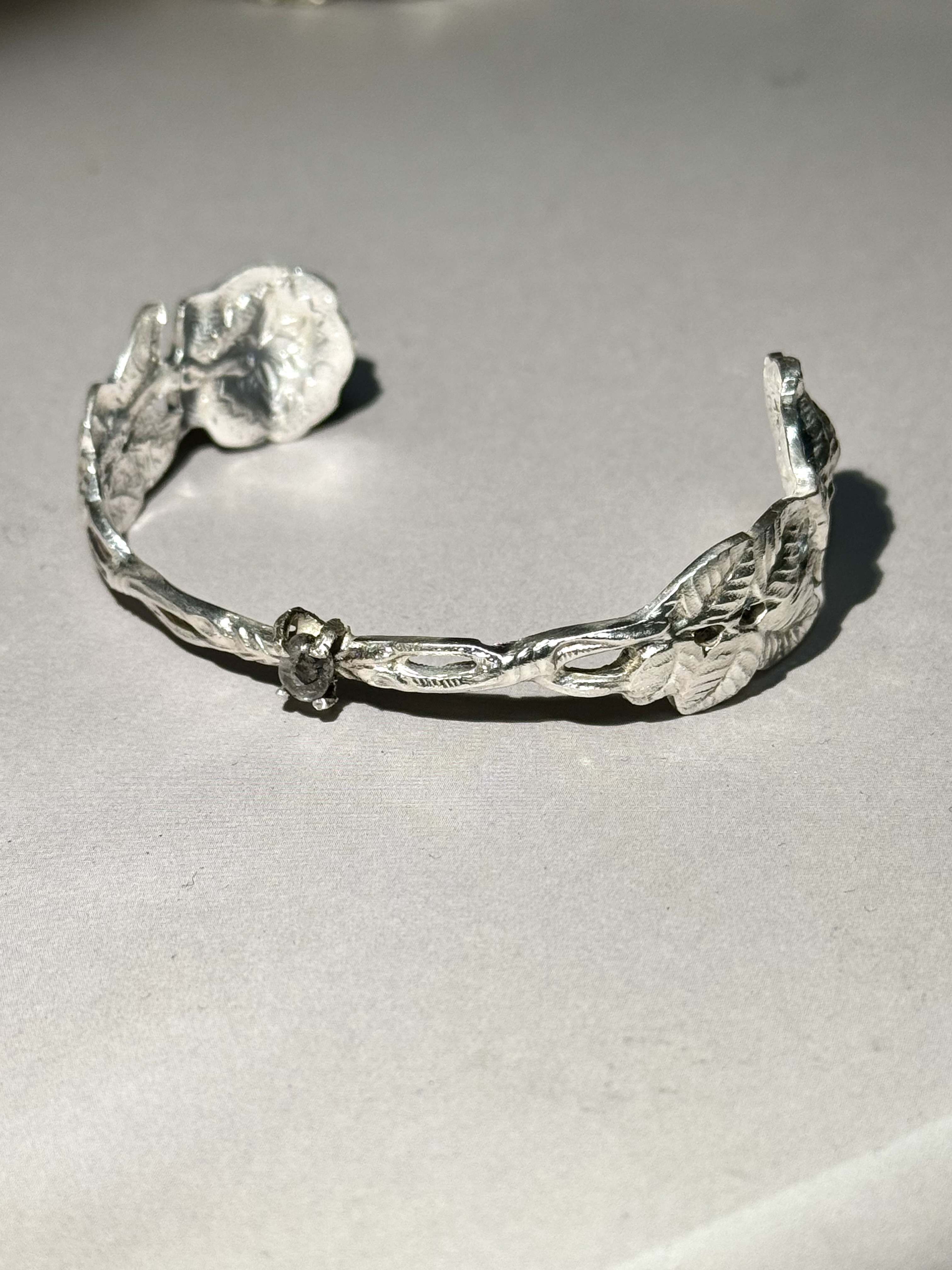 シルバーバングル【オイルインハーキマー×ヒルデスハイムローズ】