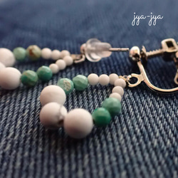 beads earrings ＊ White natural Howlite turquoise 3枚目の画像