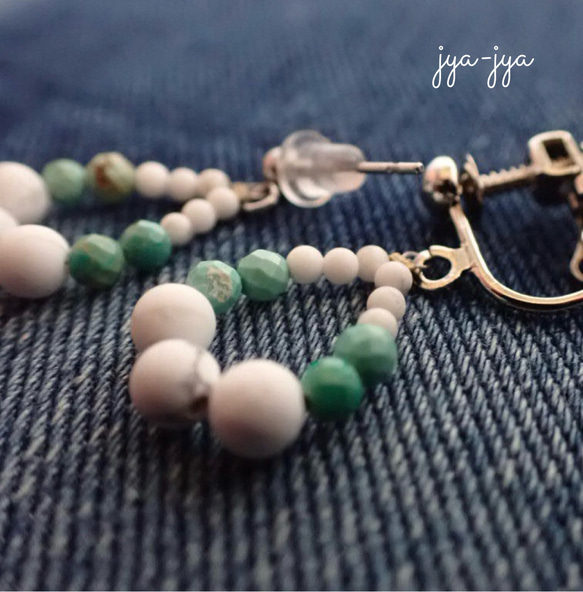 beads earrings ＊ White natural Howlite turquoise 3枚目の画像