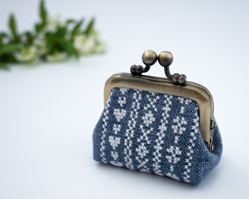 【リネン刺繍　Naoちゃん様オーダー専用ページ】マルチクロス　ボートポーチ 繊細な白のボーダー刺繍 リネンミニがま口ポーチ（SS）｜クロス